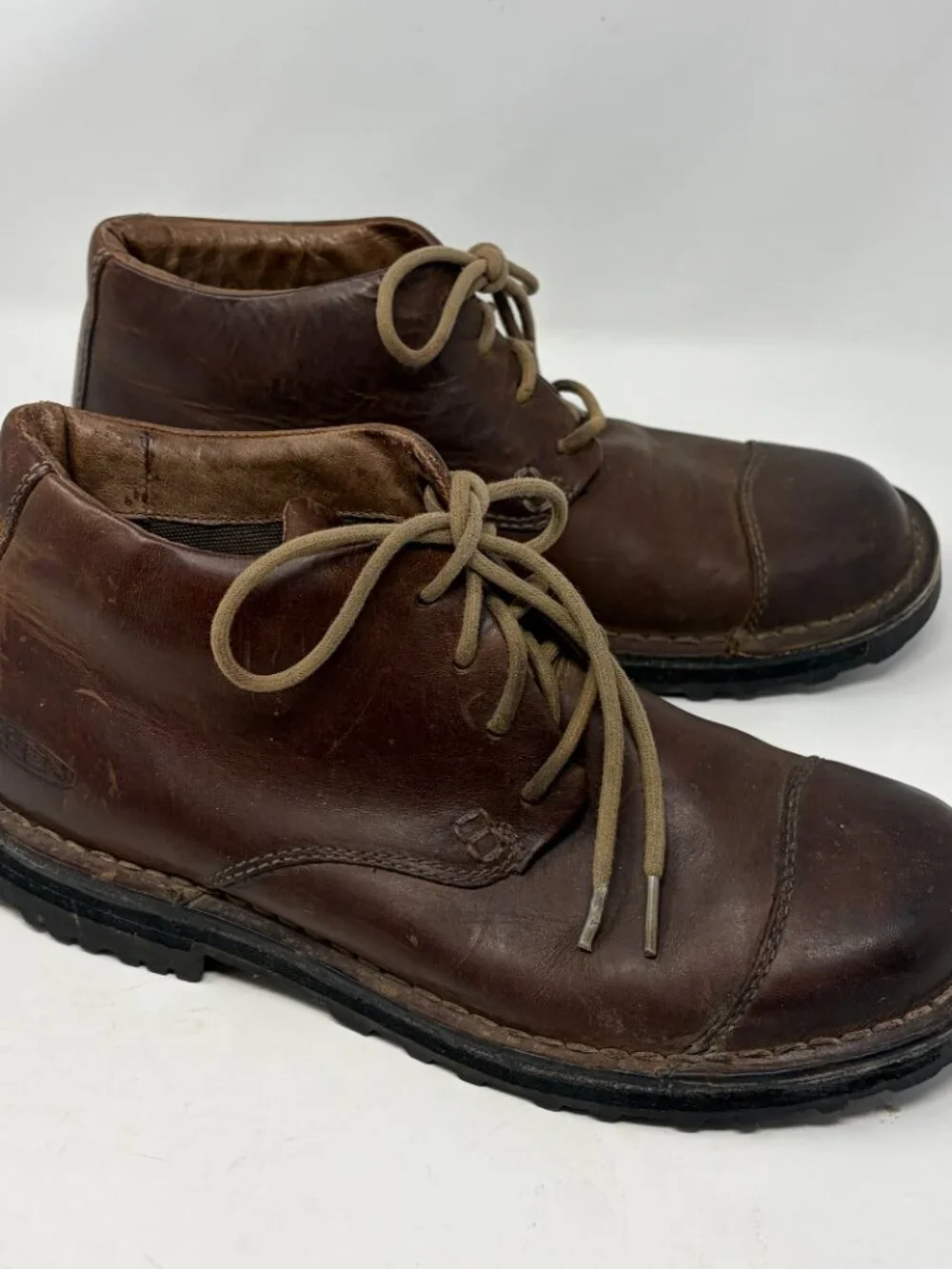 Keen men's brown chukka boots US 9 ankle leather lace up